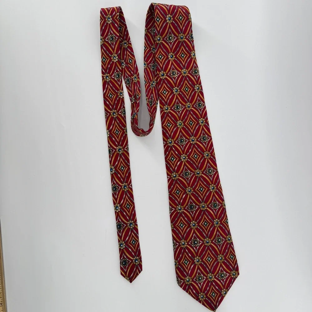 The Metropolitan Museum of Art Silk Necktie Floral Medallion‎ Burgundy